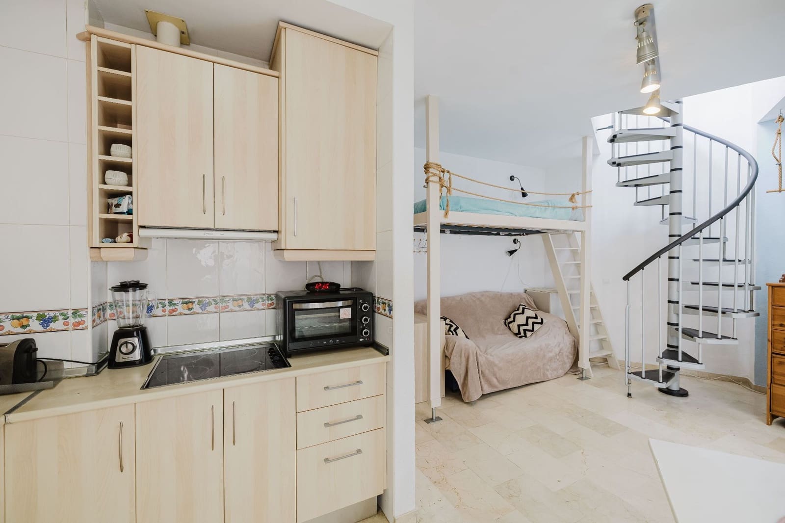 1 sovrum Takvåning till salu i Malaga stad - 240 000 € (Ref: 9426874)