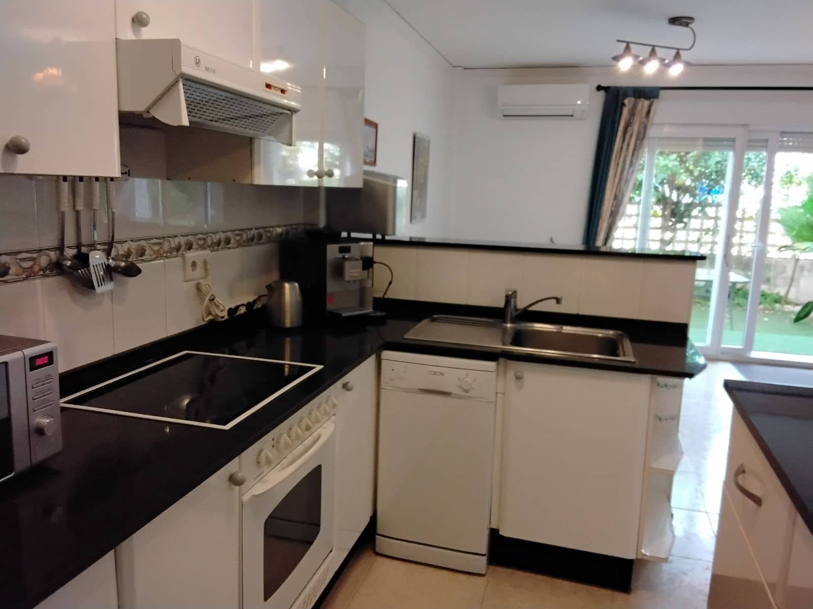 2 slaapkamer Halfvrijstaande villa te koop in Els Poblets met zwembad garage - € 263.500 (Ref: 9426876)