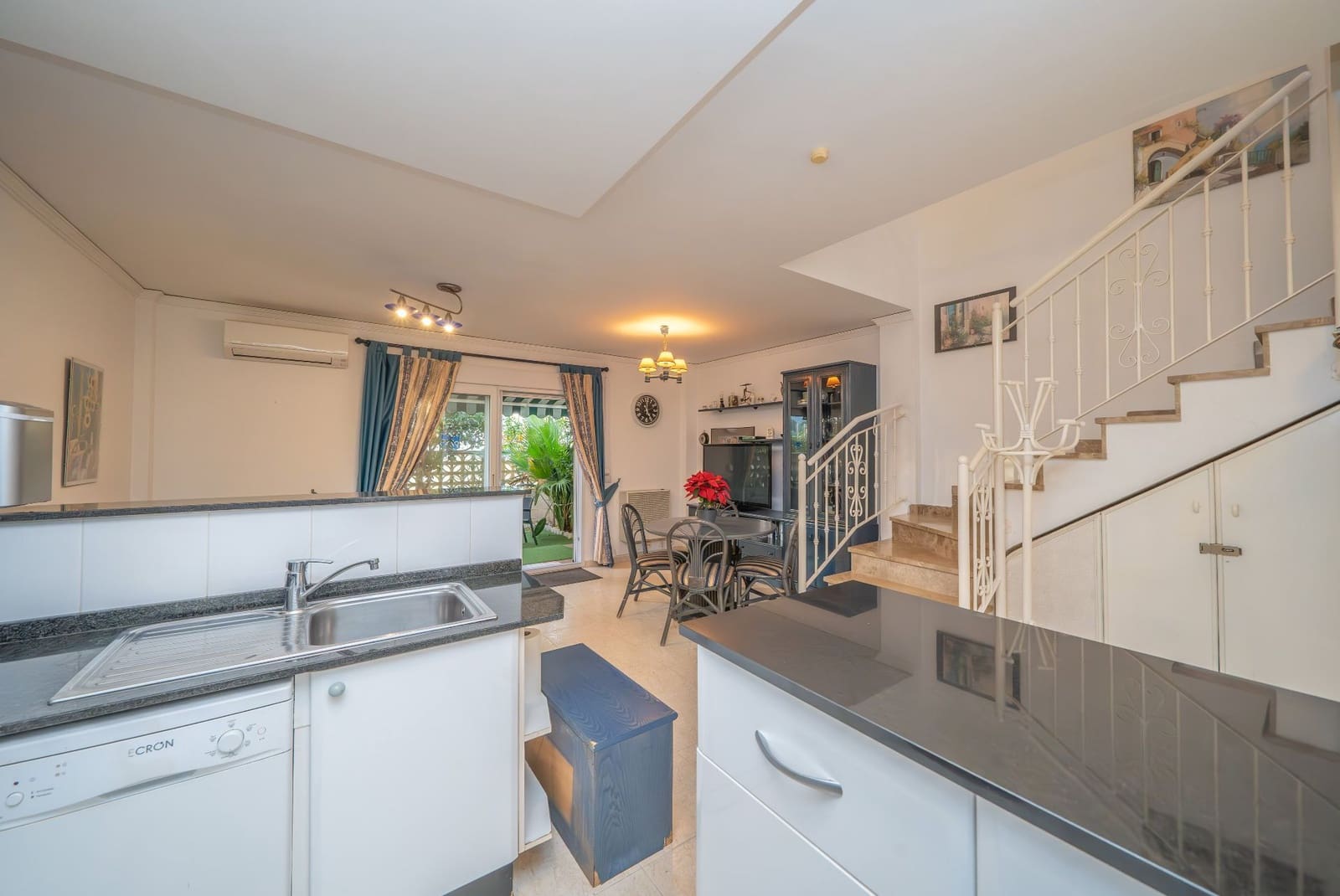 2 bedroom Semi-detached Villa for sale in Els Poblets with pool garage - € 263,500 (Ref: 9426876)