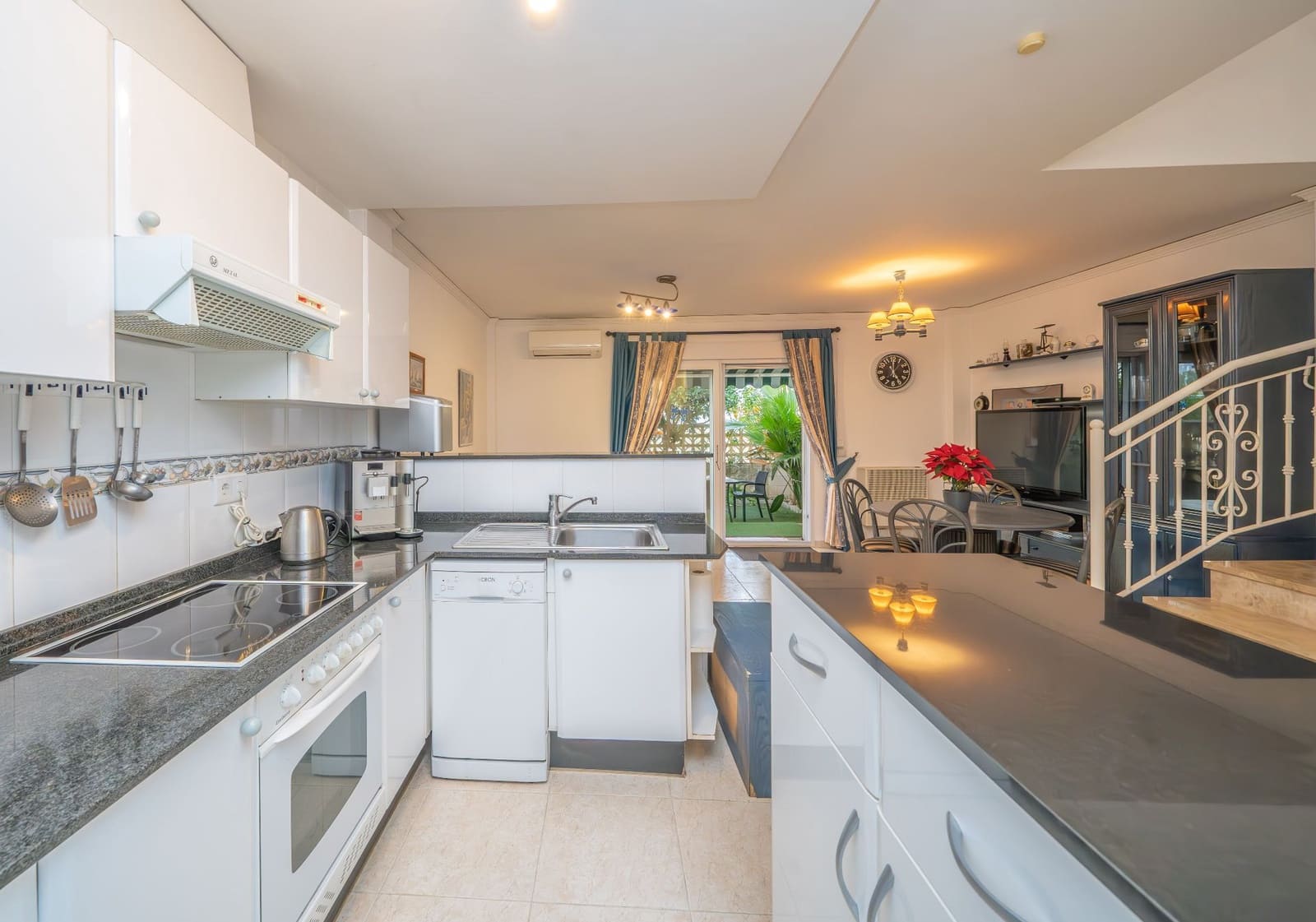 2 bedroom Semi-detached Villa for sale in Els Poblets with pool garage - € 263,500 (Ref: 9426876)