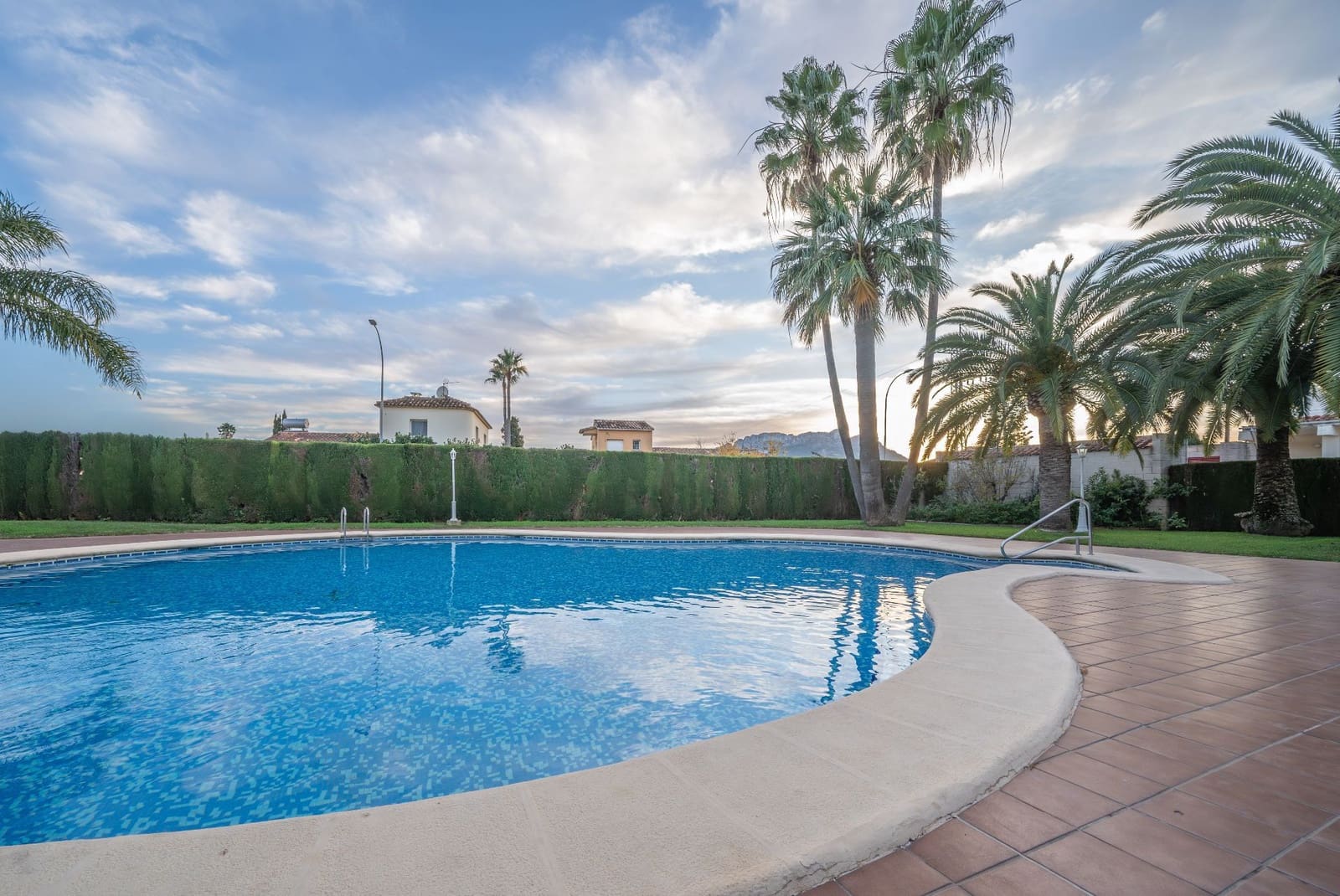 2 bedroom Semi-detached Villa for sale in Els Poblets with pool garage - € 263,500 (Ref: 9426876)