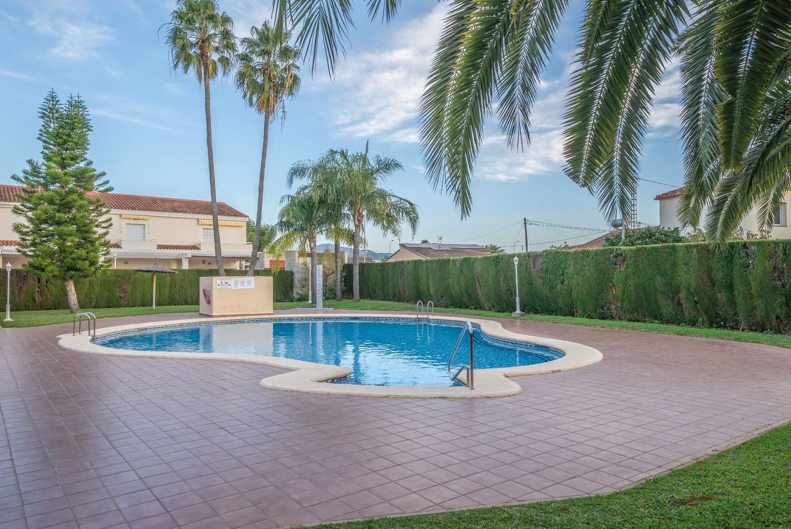 2 bedroom Semi-detached Villa for sale in Els Poblets with pool garage - € 263,500 (Ref: 9426876)