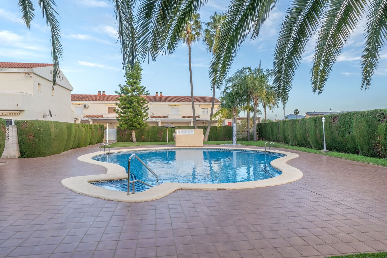 2 bedroom Semi-detached Villa for sale in Els Poblets with pool garage - € 263,500 (Ref: 9426876)