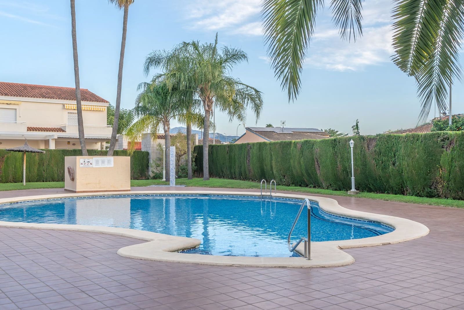 2 bedroom Semi-detached Villa for sale in Els Poblets with pool garage - € 263,500 (Ref: 9426876)