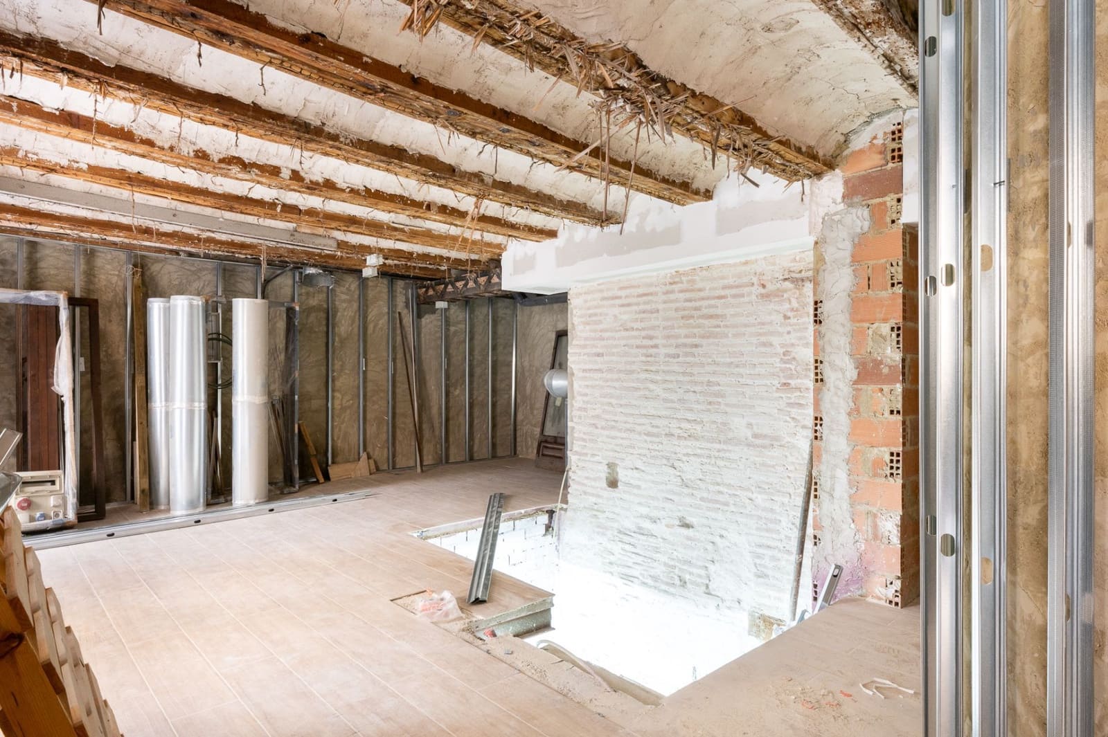 Kommersiell til salgs i Valencia by - € 700 000 (Ref: 9430801)