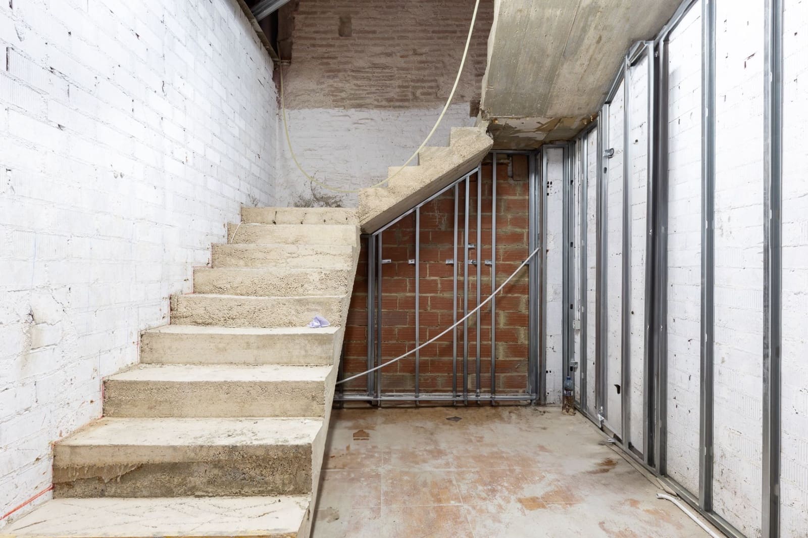 Kommersiell til salgs i Valencia by - € 700 000 (Ref: 9430801)