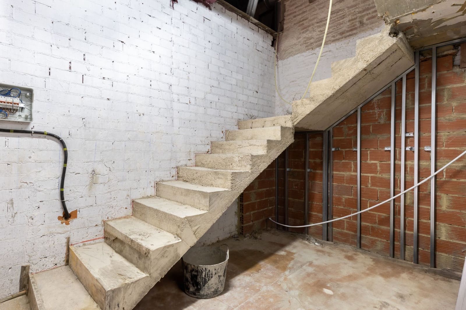 Kommersiell til salgs i Valencia by - € 700 000 (Ref: 9430801)