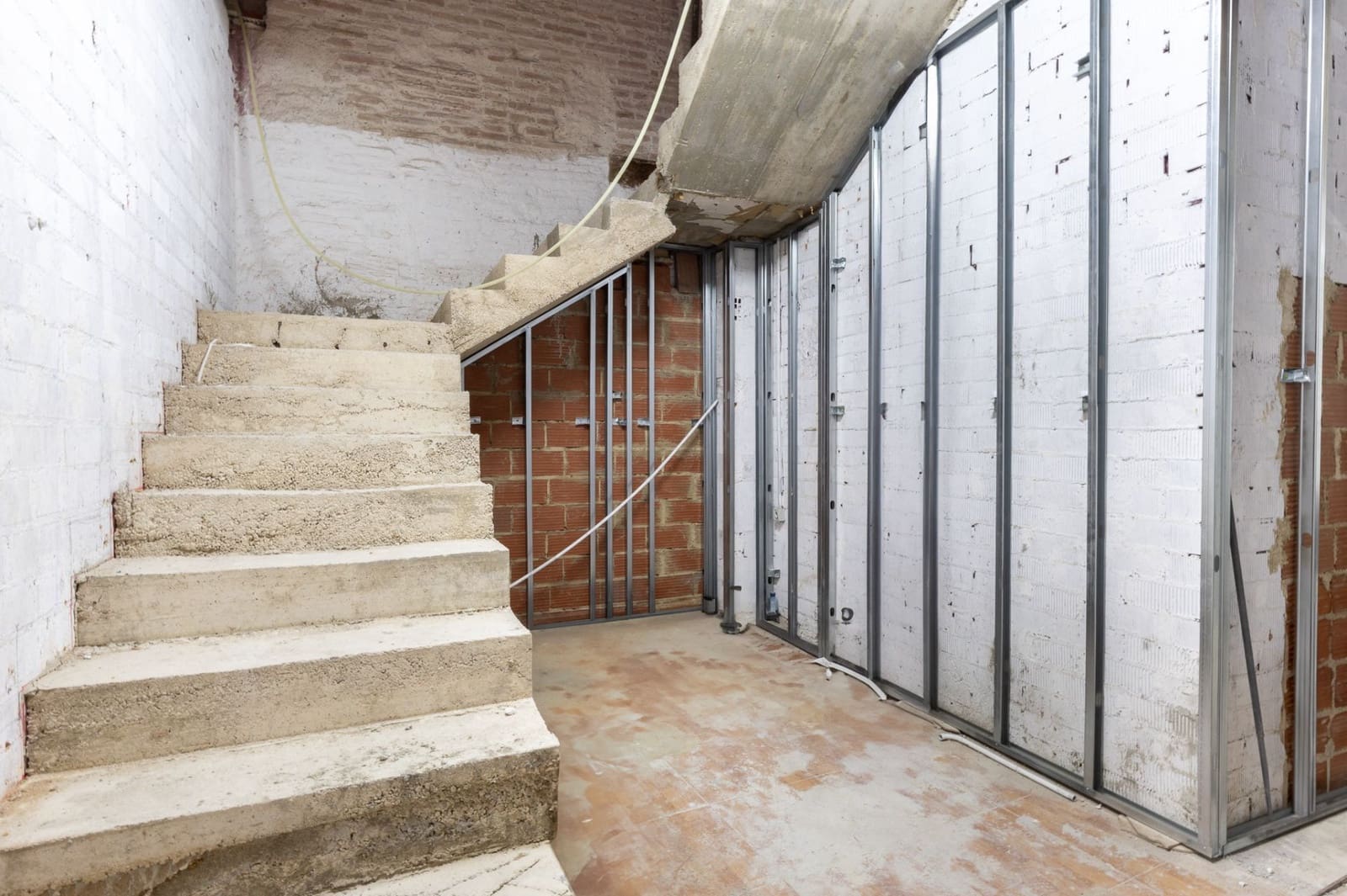 Kommersiell til salgs i Valencia by - € 700 000 (Ref: 9430801)