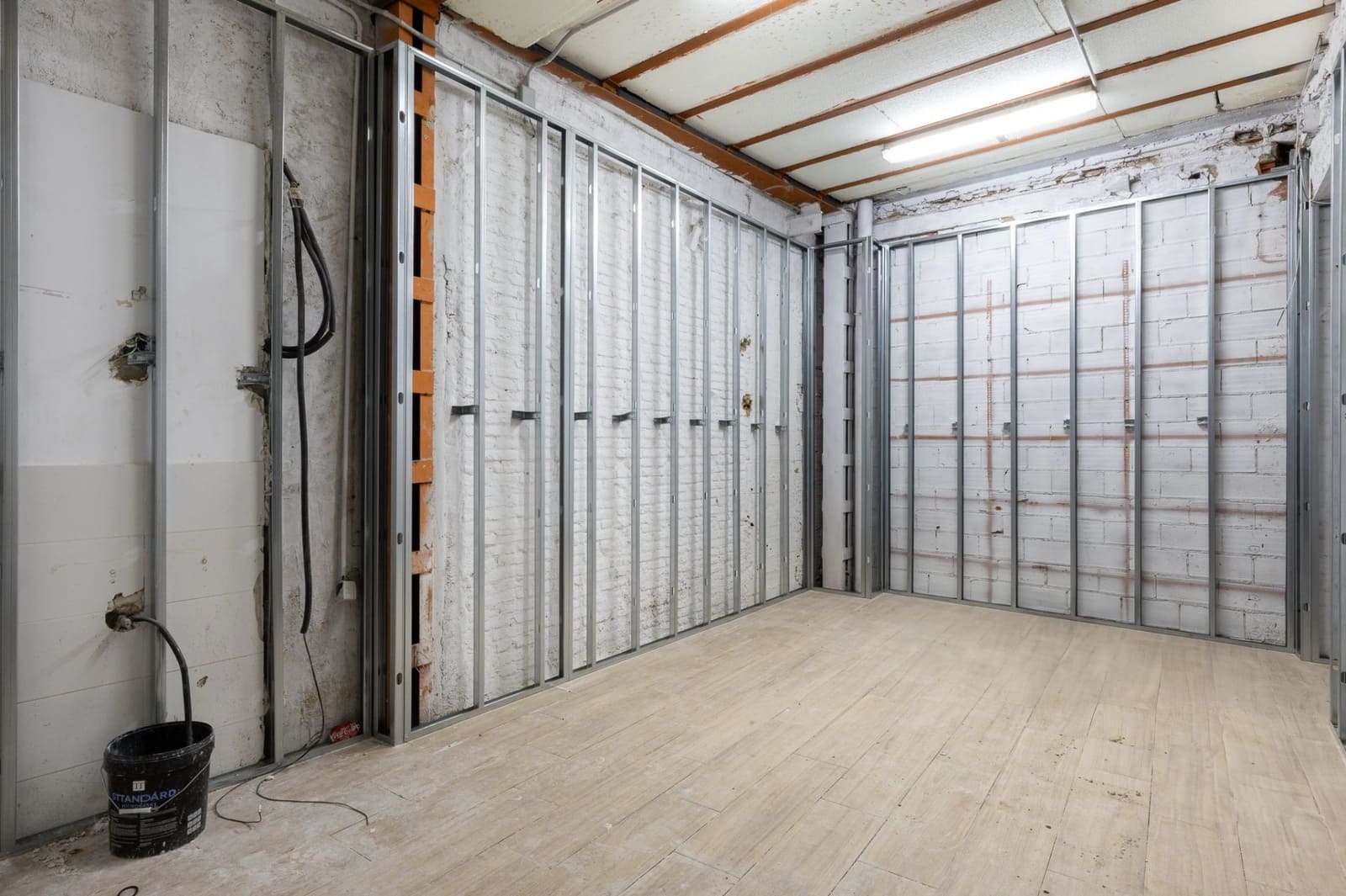 Kommersiell til salgs i Valencia by - € 700 000 (Ref: 9430801)