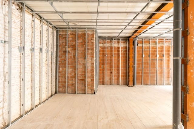 Kommersiell til salgs i Valencia by - € 700 000 (Ref: 9430801)