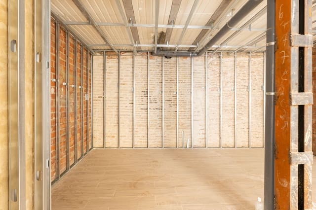 Kommersiell til salgs i Valencia by - € 700 000 (Ref: 9430801)