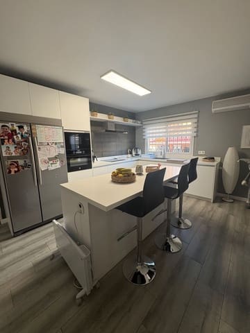 3 makuuhuone Paritalo myytävänä paikassa Puerto de la Torre, Málaga kaupunki - 437 000 € (Ref: 9430803)