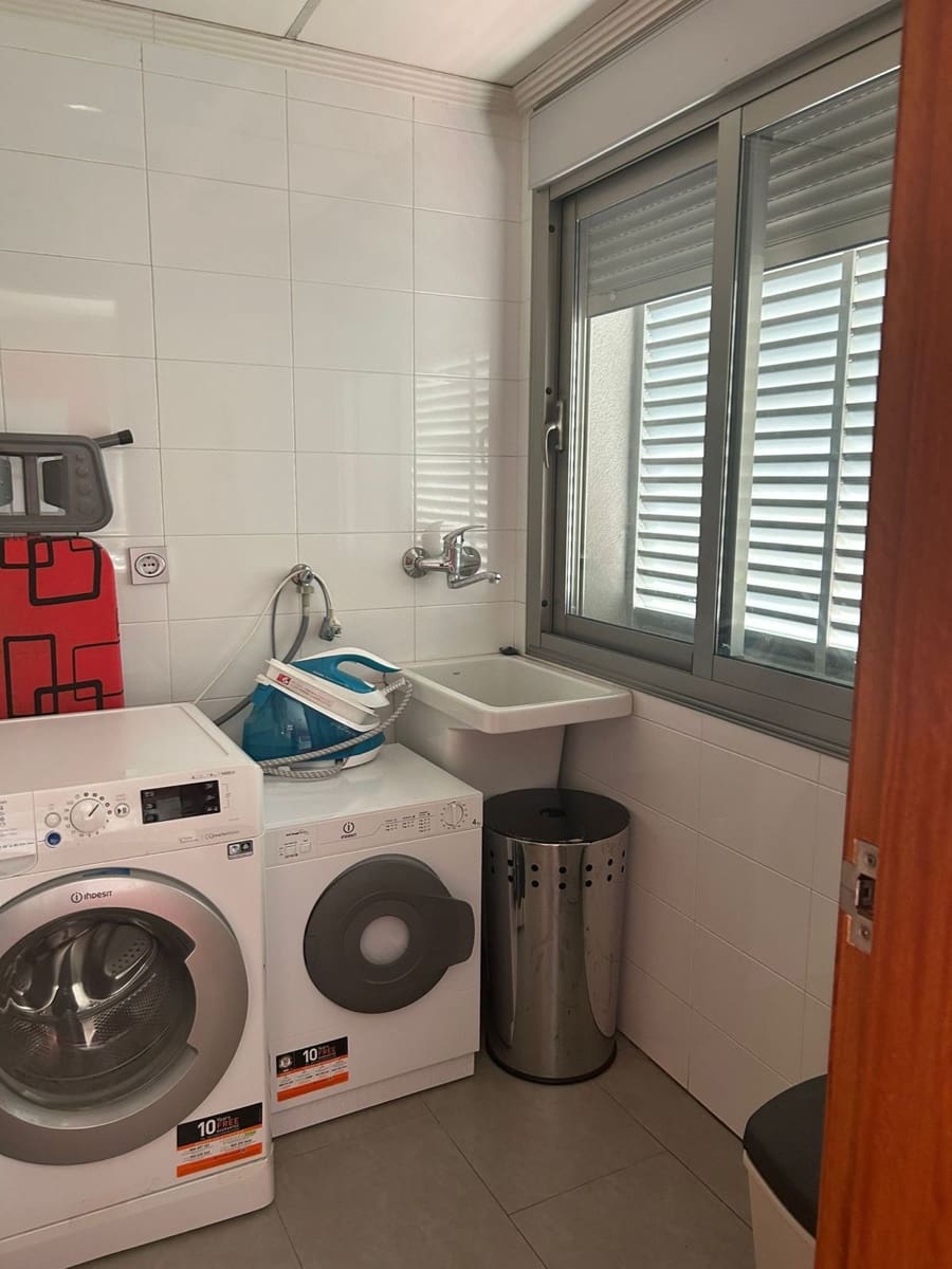 4 bedroom Villa for sale in Rojales with garage - € 389,000 (Ref: 9433055)