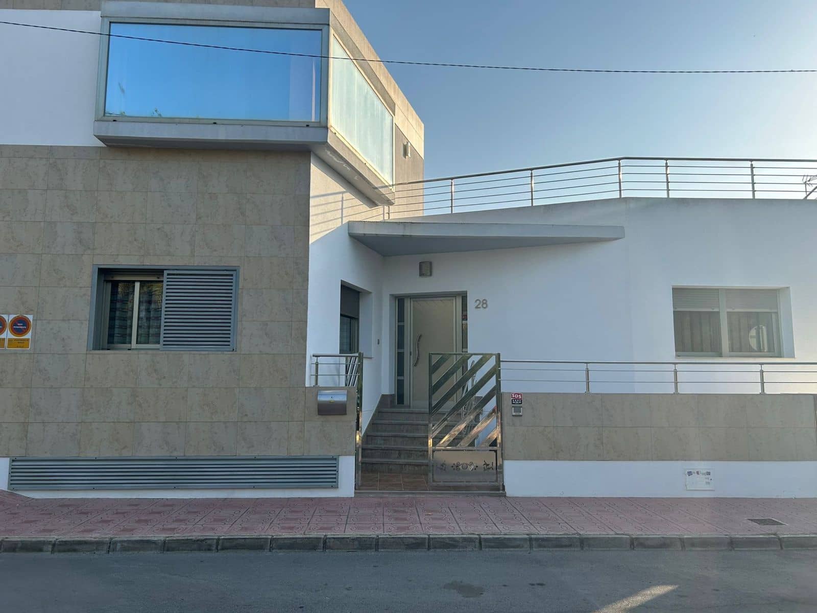 4 bedroom Villa for sale in Rojales with garage - € 389,000 (Ref: 9433055)