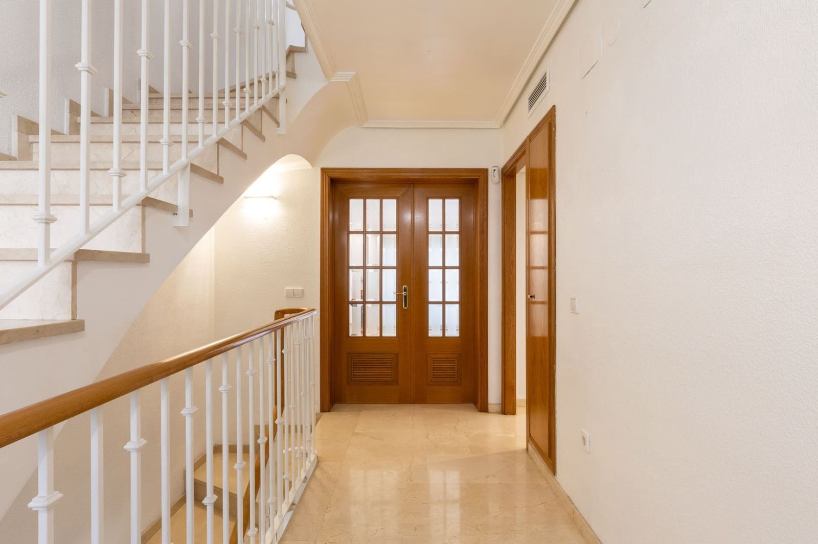 4 sovrum Semi-fristående Villa att hyra i Alboraya / Alboraia med garage - 3 500 € (Ref: 9436701)