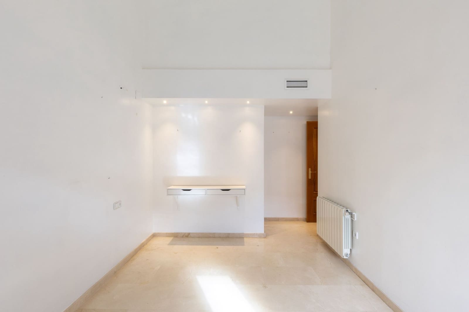 4 sovrum Semi-fristående Villa att hyra i Alboraya / Alboraia med garage - 3 500 € (Ref: 9436701)