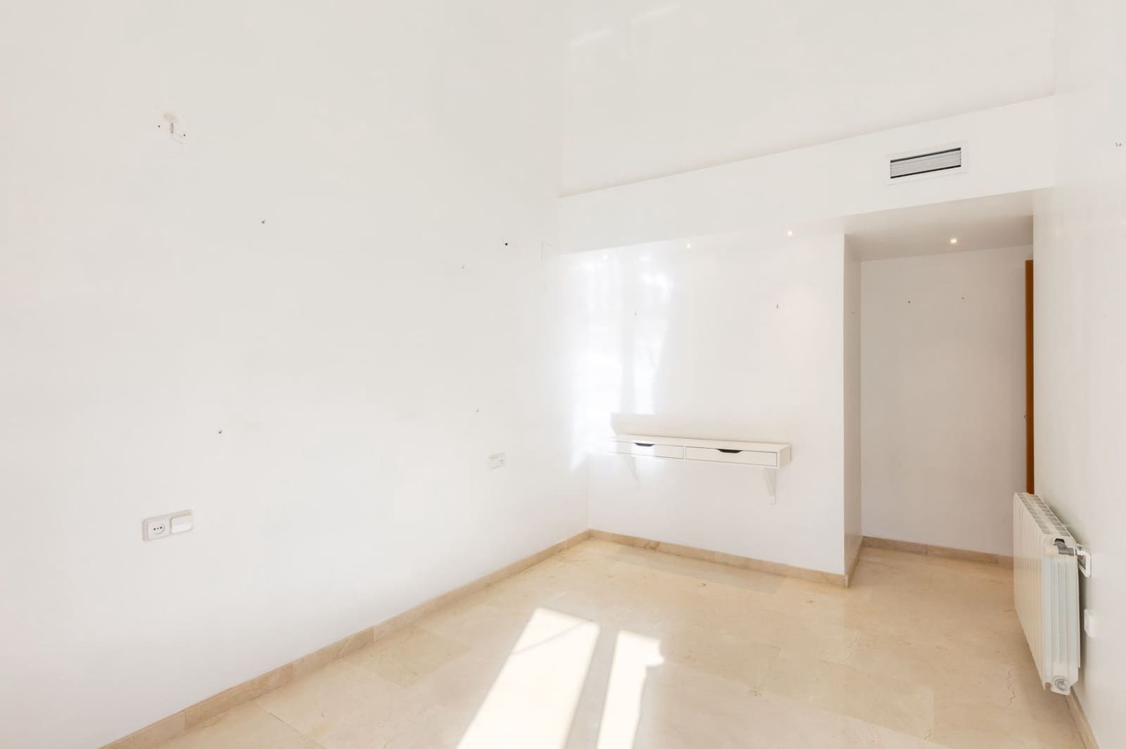 4 sovrum Semi-fristående Villa att hyra i Alboraya / Alboraia med garage - 3 500 € (Ref: 9436701)
