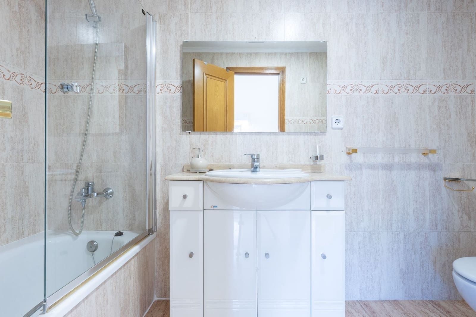 4 sovrum Semi-fristående Villa att hyra i Alboraya / Alboraia med garage - 3 500 € (Ref: 9436701)