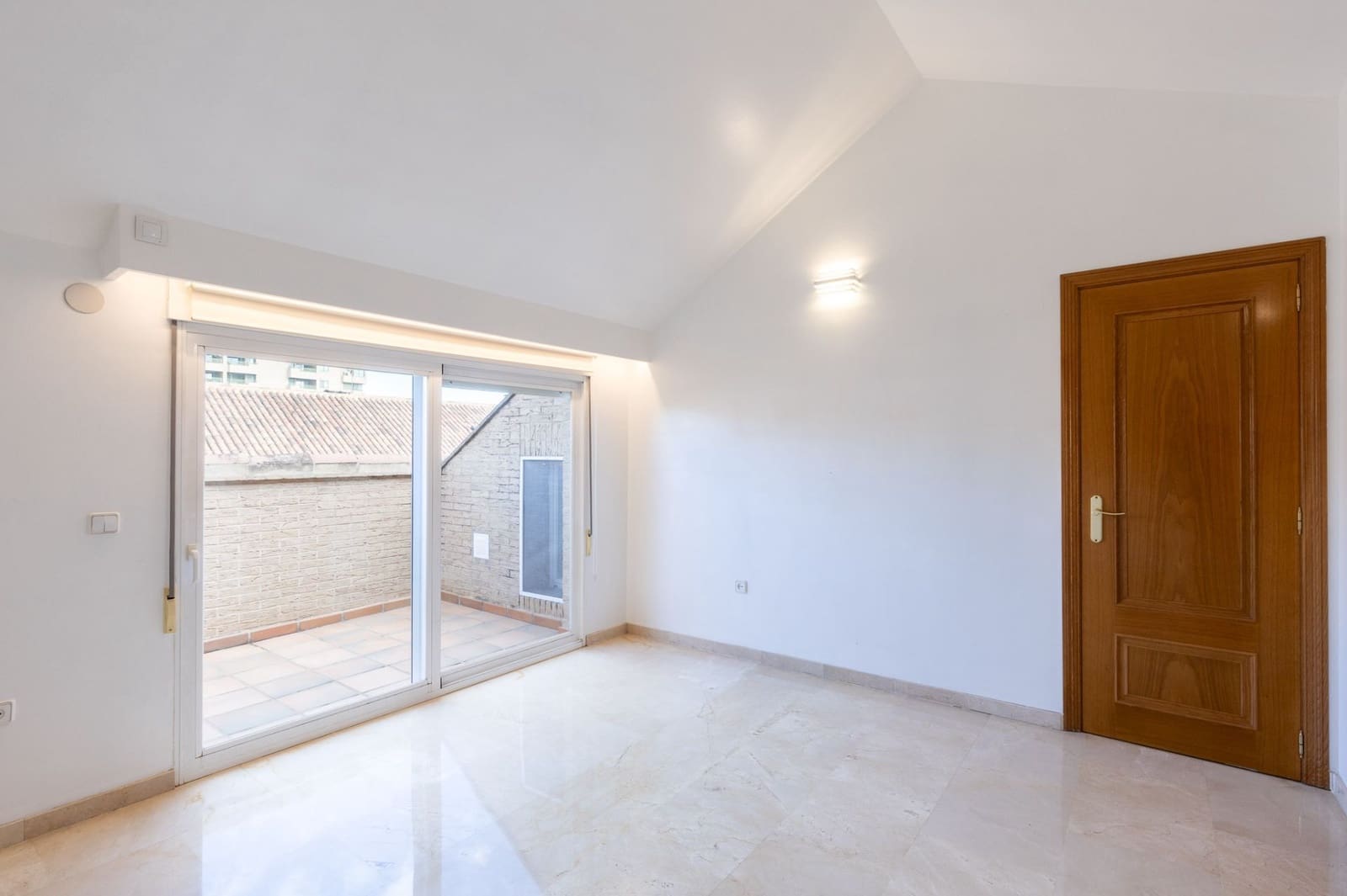 4 sovrum Semi-fristående Villa att hyra i Alboraya / Alboraia med garage - 3 500 € (Ref: 9436701)