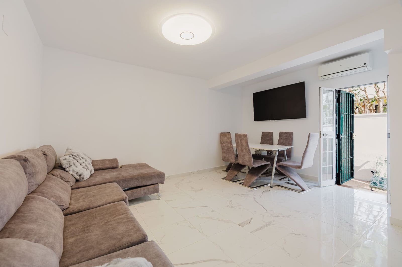 Piso de 3 habitaciones en Benalmádena en venta - 360.000 € (Ref: 9448612)