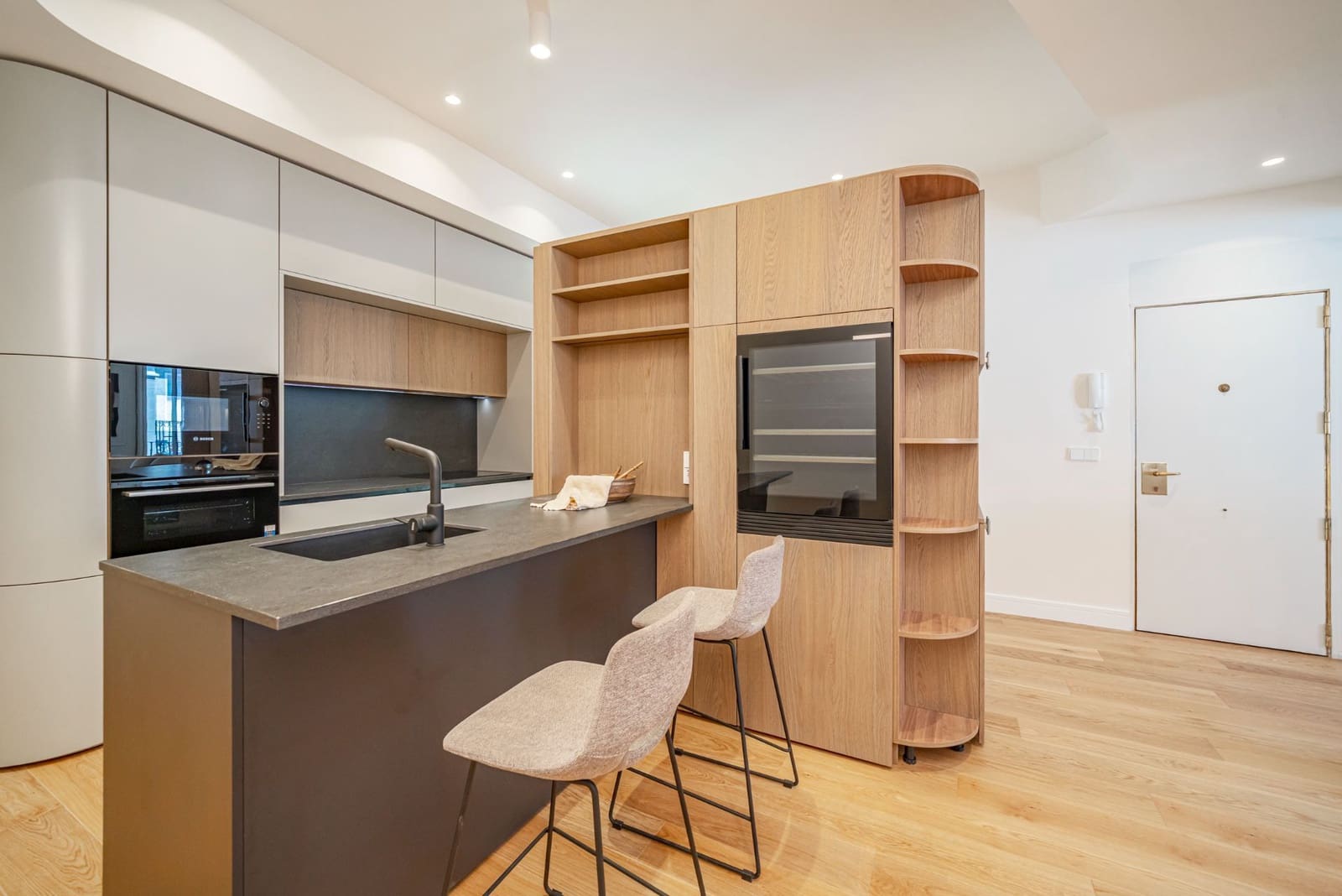 2 soveværelse Lejlighed til salg i Madrid by - € 1.420.000 (Ref: 9451629)