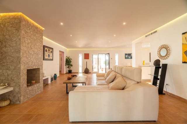 Chalet de 4 habitaciones en Ibiza / Eivissa ciudad en venta con piscina garaje - 3.950.000 € (Ref: 9451633)