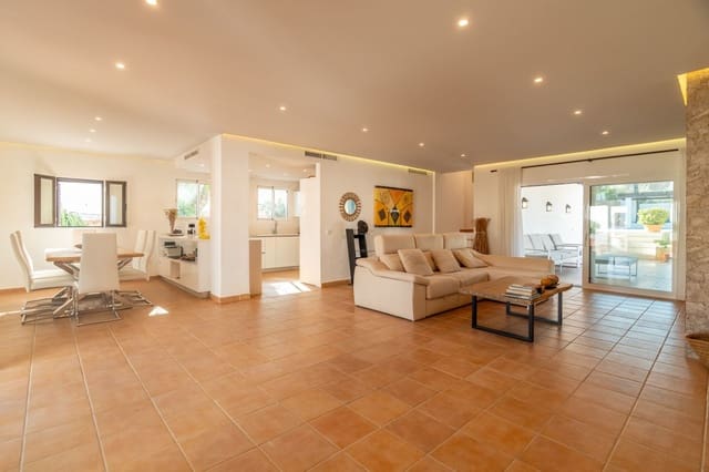 Chalet de 4 habitaciones en Ibiza / Eivissa ciudad en venta con piscina garaje - 3.950.000 € (Ref: 9451633)