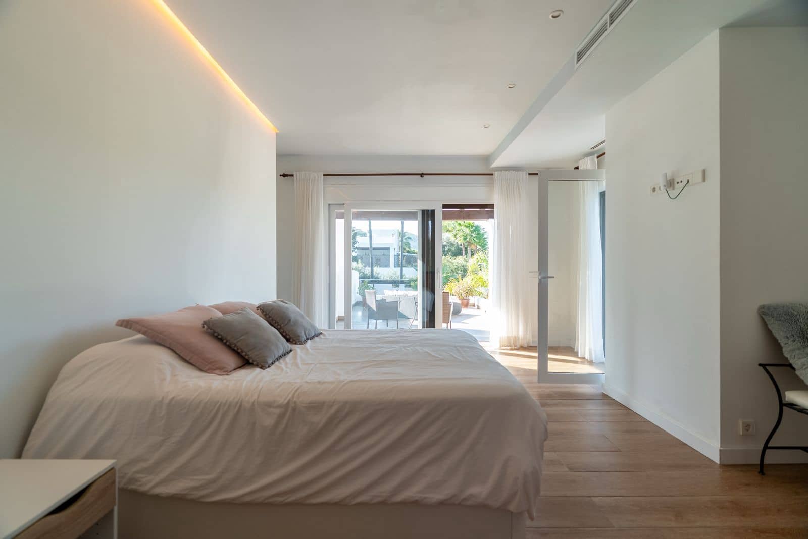 Chalet de 4 habitaciones en Ibiza / Eivissa ciudad en venta con piscina garaje - 3.950.000 € (Ref: 9451633)