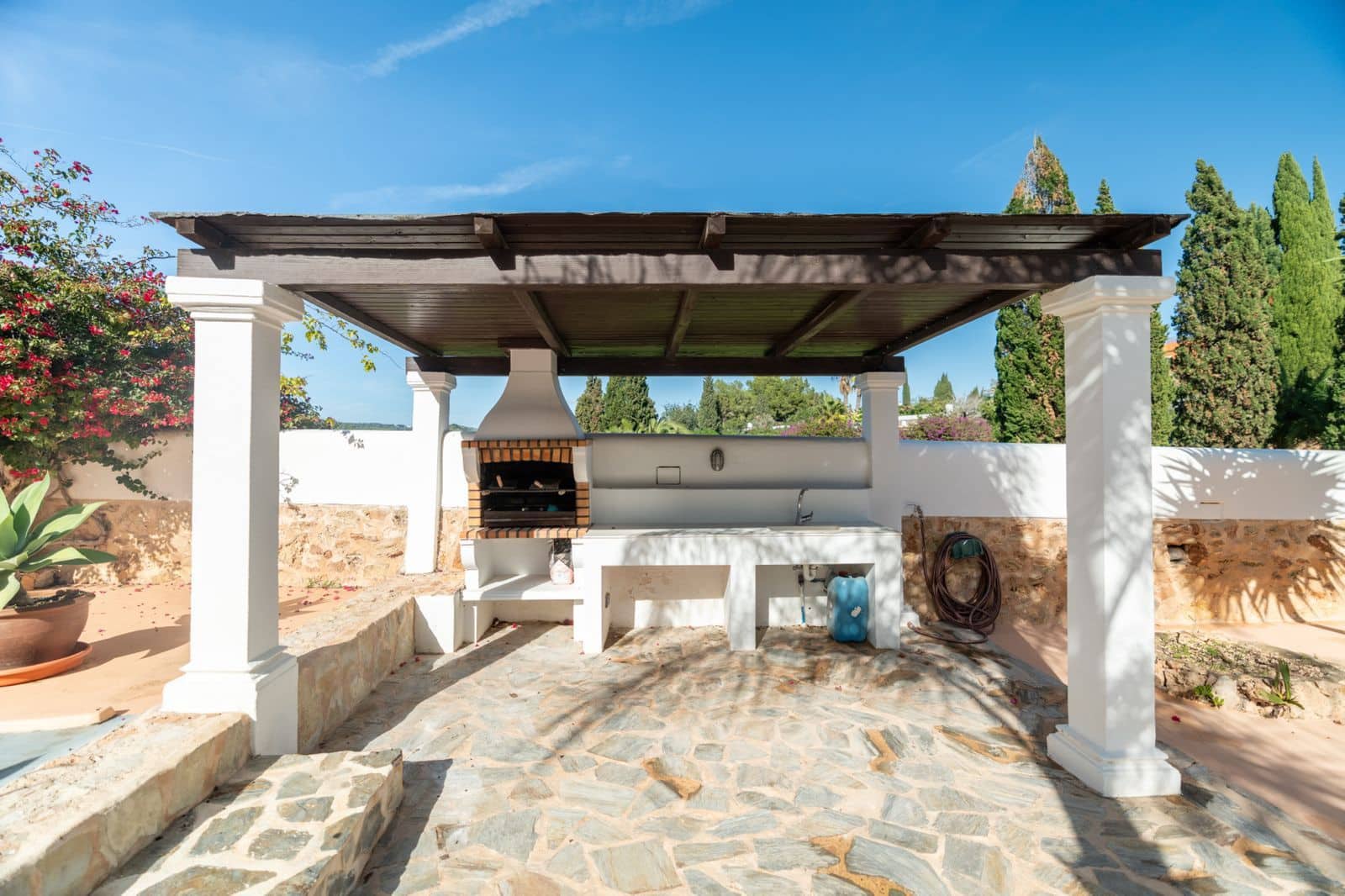 Chalet de 4 habitaciones en Ibiza / Eivissa ciudad en venta con piscina garaje - 3.950.000 € (Ref: 9451633)