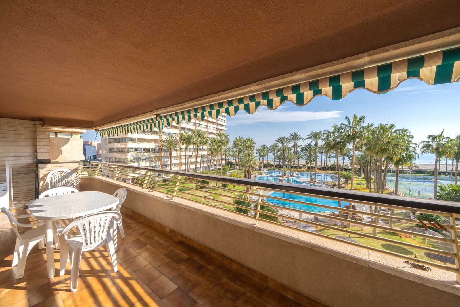 3 Zimmer Apartment zu verkaufen in El Campello mit Pool Garage - 783.000 € (Ref: 9455855)