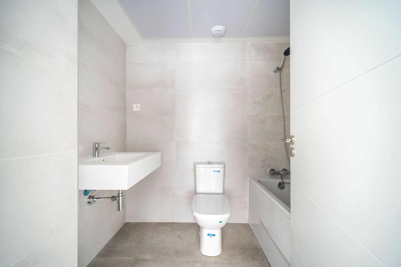 2 makuuhuone Asunto myytävänä paikassa Benalmadena mukana uima-altaan - 309 000 € (Ref: 9465175)