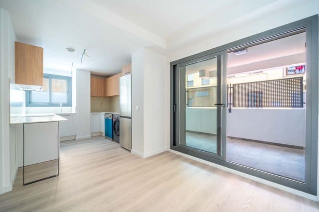 2 makuuhuone Asunto myytävänä paikassa Benalmádena mukana uima-altaan - 309 000 € (Ref: 9465175)