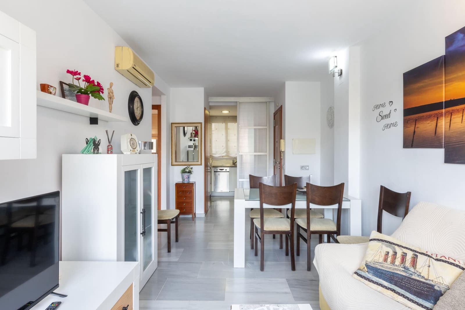 Piso de 2 habitaciones en Dénia en venta con piscina garaje - 285.000 € (Ref: 9470313)