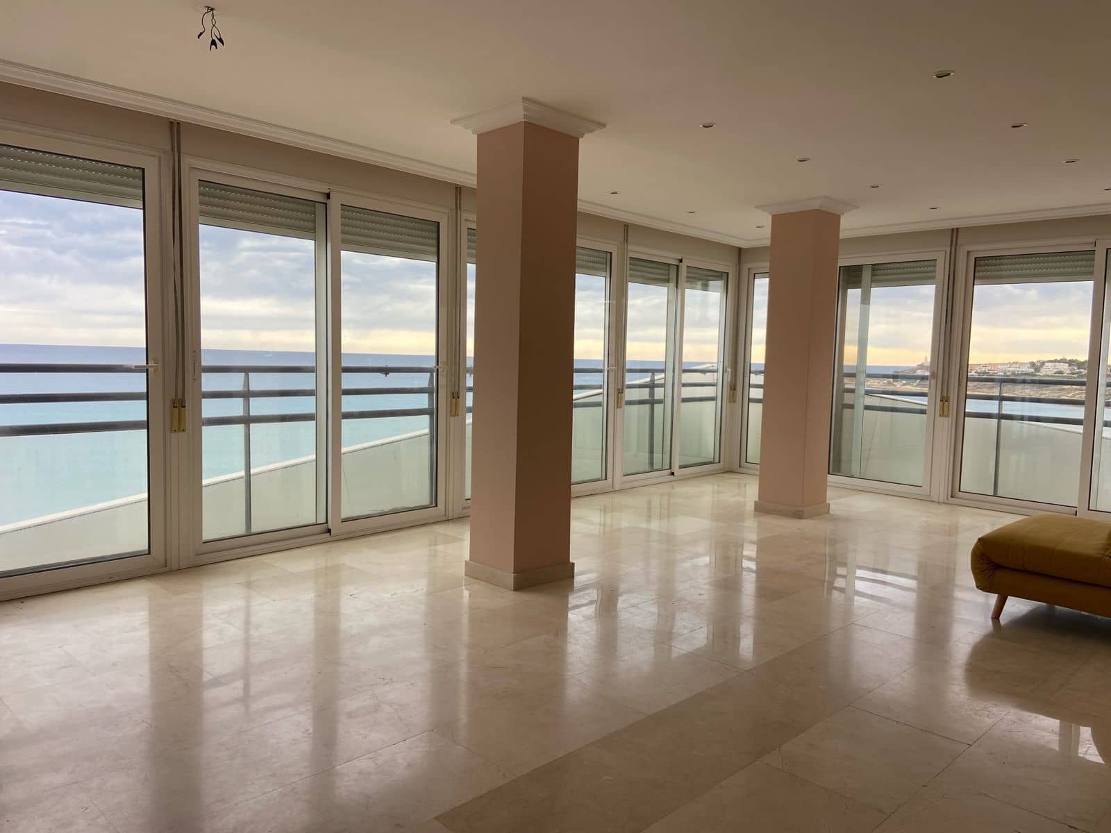 2 makuuhuone Huoneisto vuokrattavana paikassa Alicante kaupunki mukana uima-altaan 
autotalli - 2 300 € (Ref: 9475914)