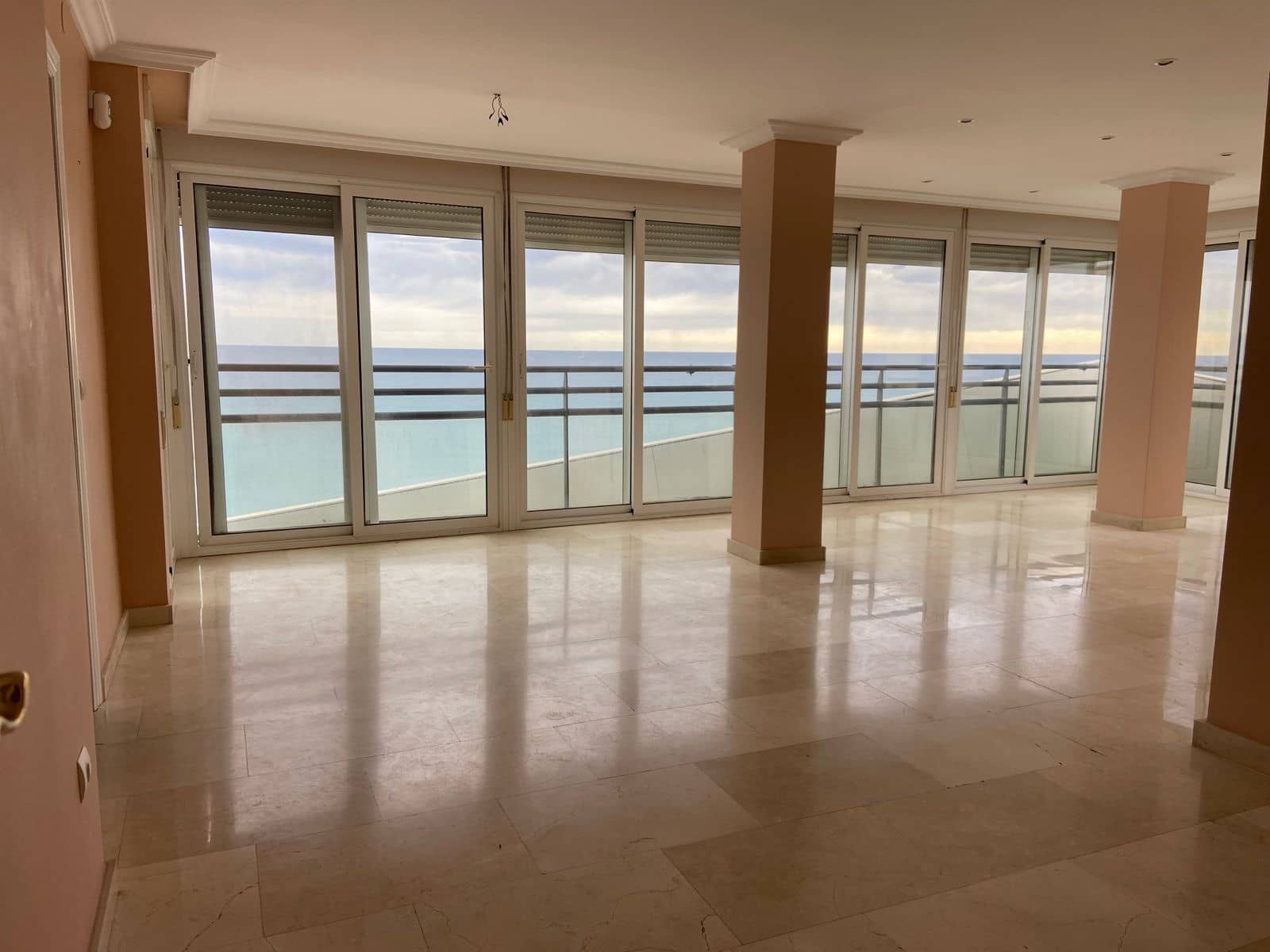 2 makuuhuone Huoneisto vuokrattavana paikassa Alicante kaupunki mukana uima-altaan 
autotalli - 2 300 € (Ref: 9475914)