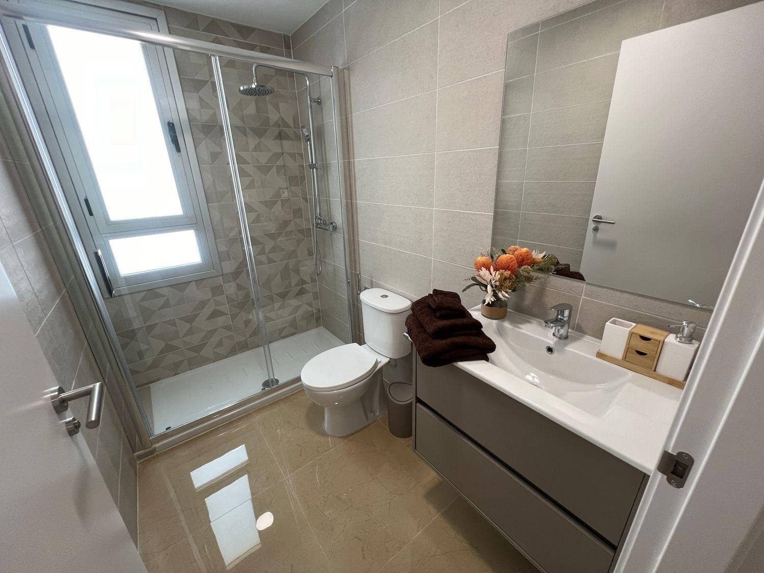 2 bedroom Apartment for sale in Castello de la Plana with pool garage - € 195,000 (Ref: 9480933)