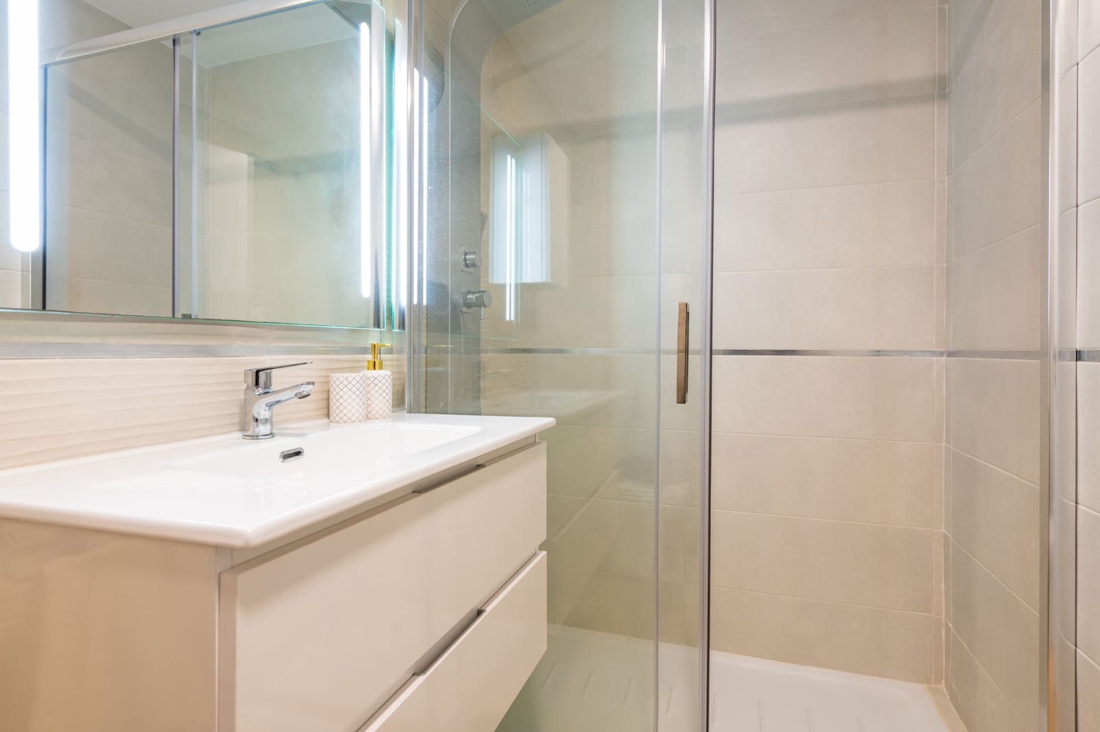 2 makuuhuone Huoneisto myytävänä paikassa Castello de la Plana mukana uima-altaan 
autotalli - 195 000 € (Ref: 9480933)