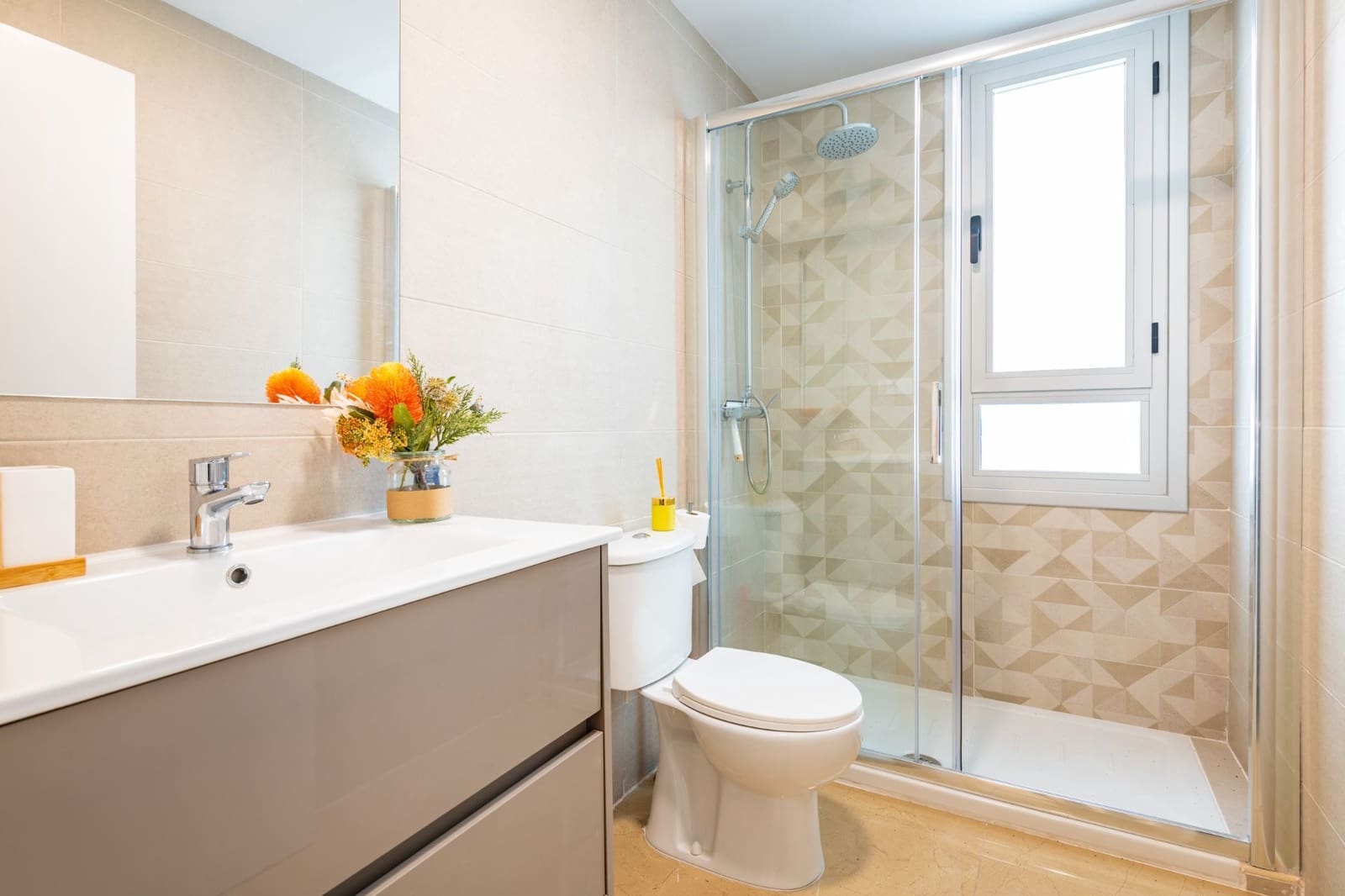 2 makuuhuone Huoneisto myytävänä paikassa Castello de la Plana mukana uima-altaan 
autotalli - 195 000 € (Ref: 9480933)