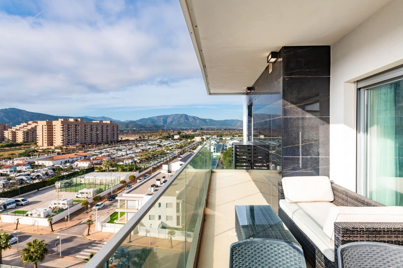 2 makuuhuone Huoneisto myytävänä paikassa Castello de la Plana mukana uima-altaan 
autotalli - 195 000 € (Ref: 9480933)