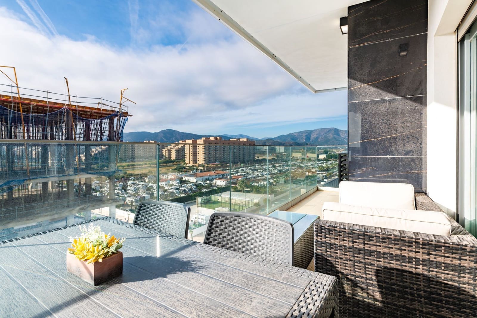 2 makuuhuone Huoneisto myytävänä paikassa Castello de la Plana mukana uima-altaan 
autotalli - 195 000 € (Ref: 9480933)