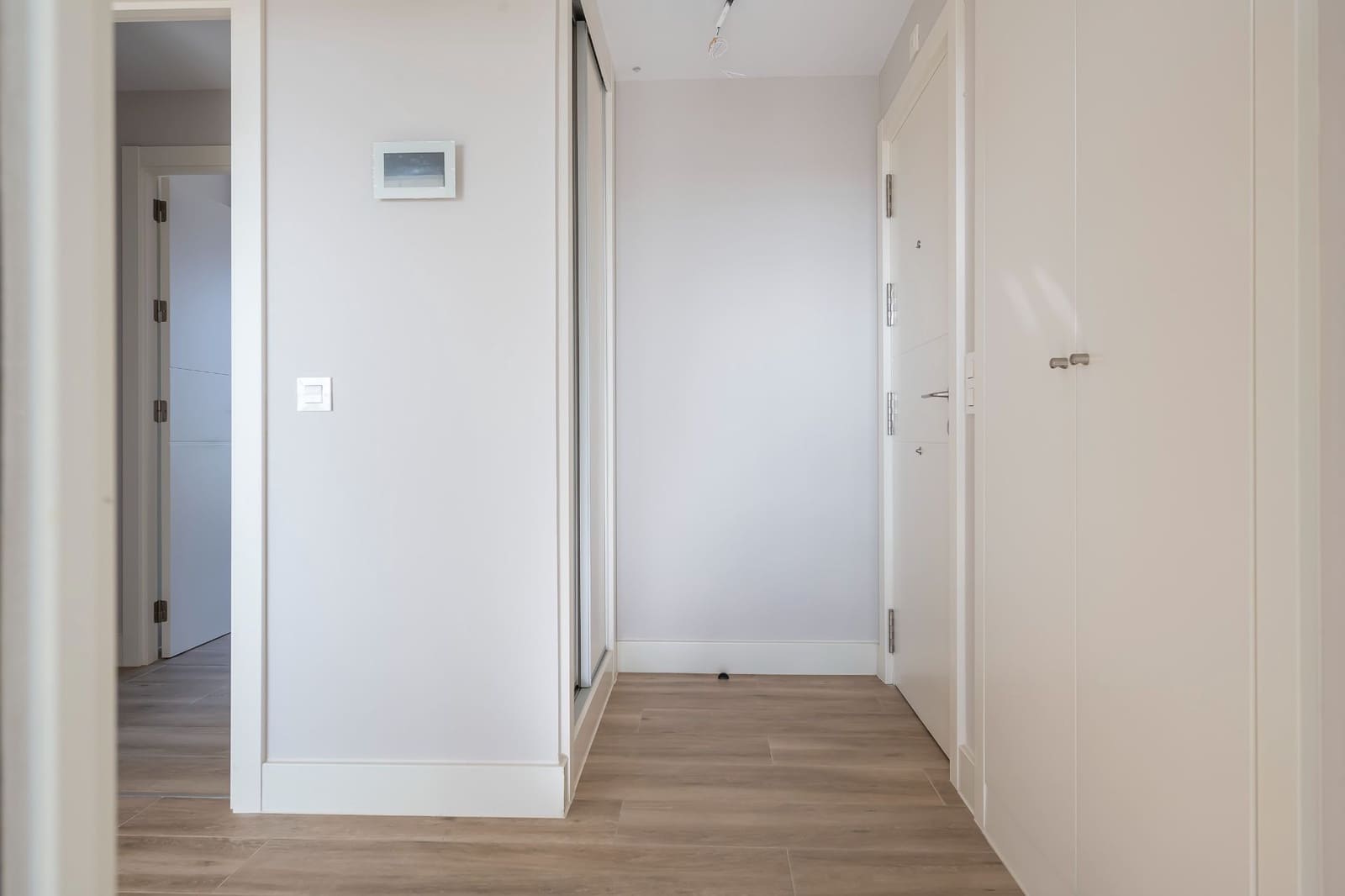 2 bedroom Penthouse for sale in Tres Cantos with pool garage - € 849,000 (Ref: 9480935)