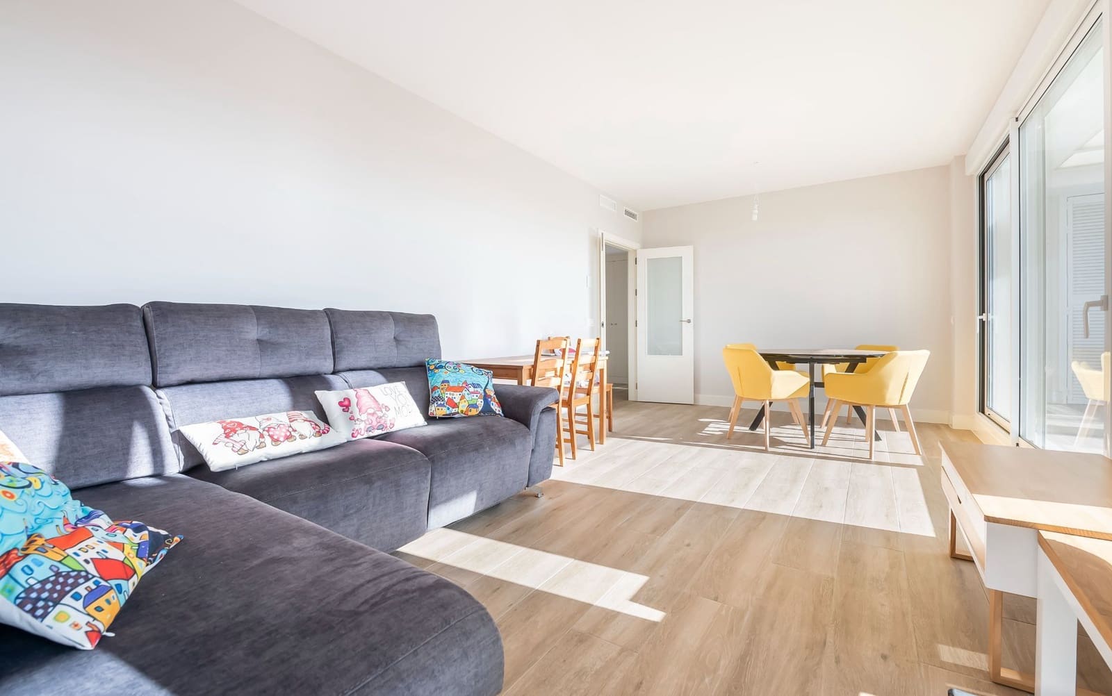 2 bedroom Penthouse for sale in Tres Cantos with pool garage - € 849,000 (Ref: 9480935)