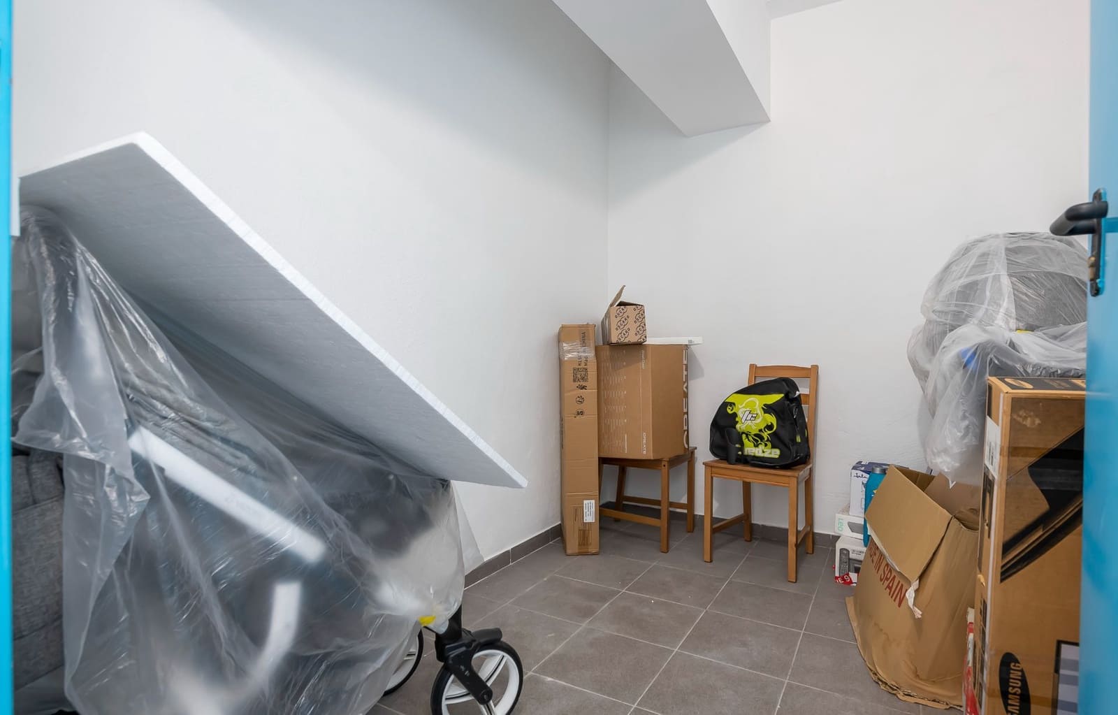 2 bedroom Penthouse for sale in Tres Cantos with pool garage - € 849,000 (Ref: 9480935)