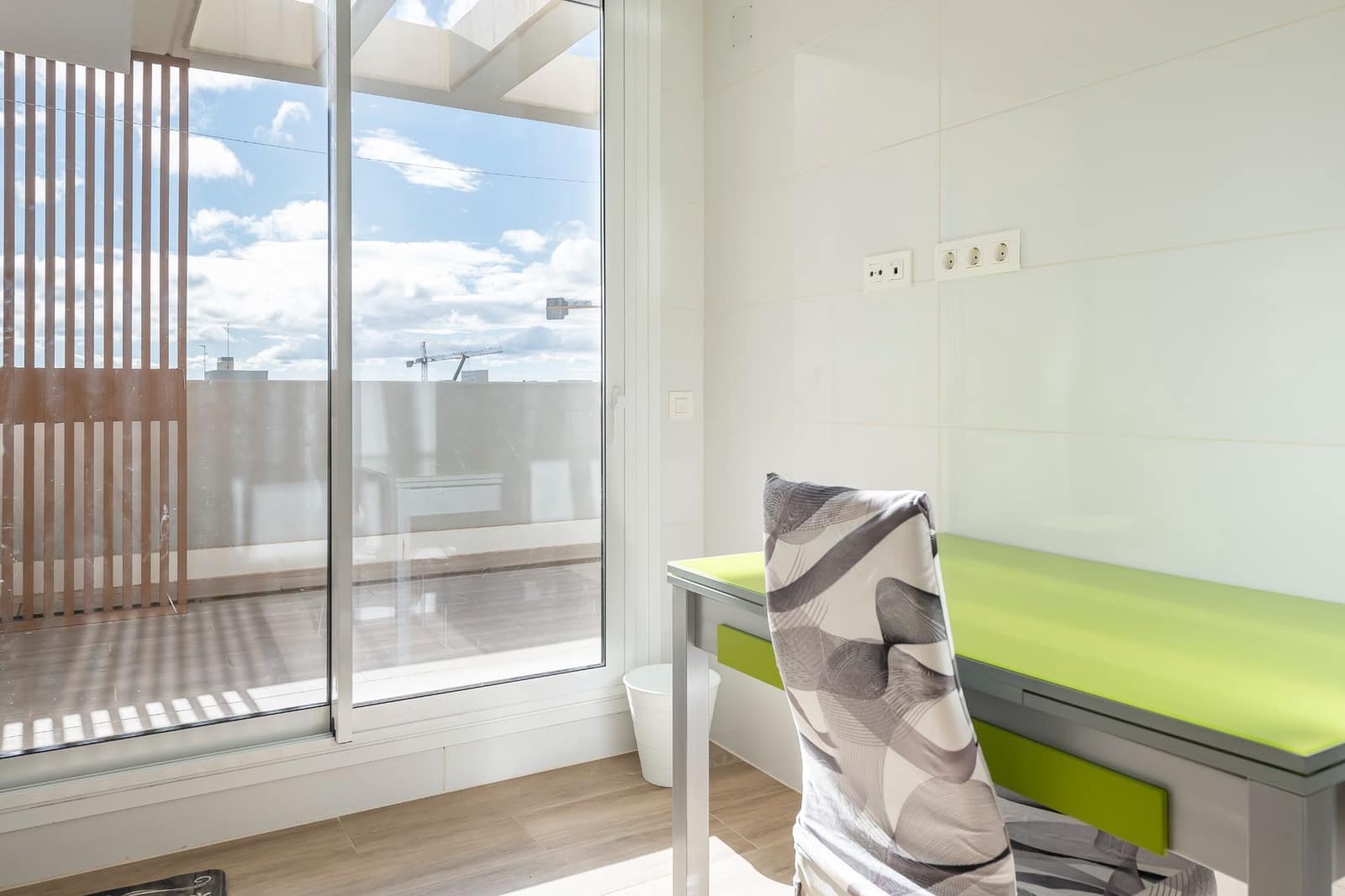 2 bedroom Penthouse for sale in Tres Cantos with pool garage - € 849,000 (Ref: 9480935)