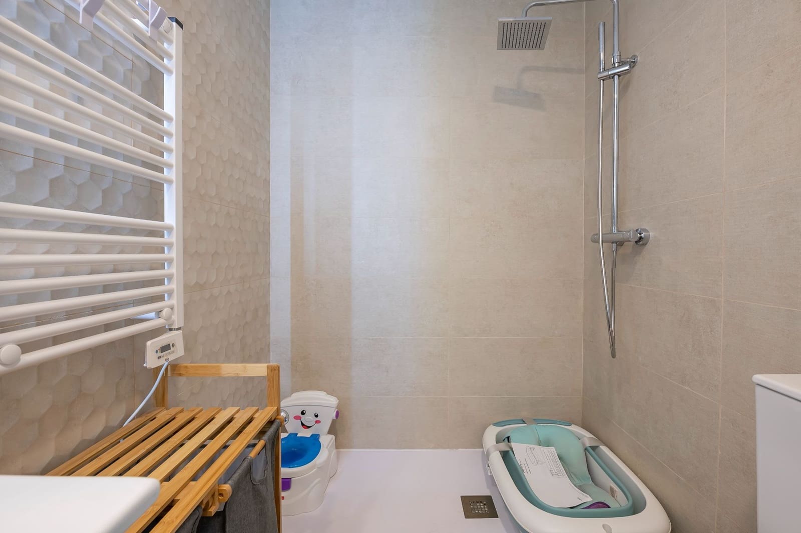 2 bedroom Penthouse for sale in Tres Cantos with pool garage - € 849,000 (Ref: 9480935)