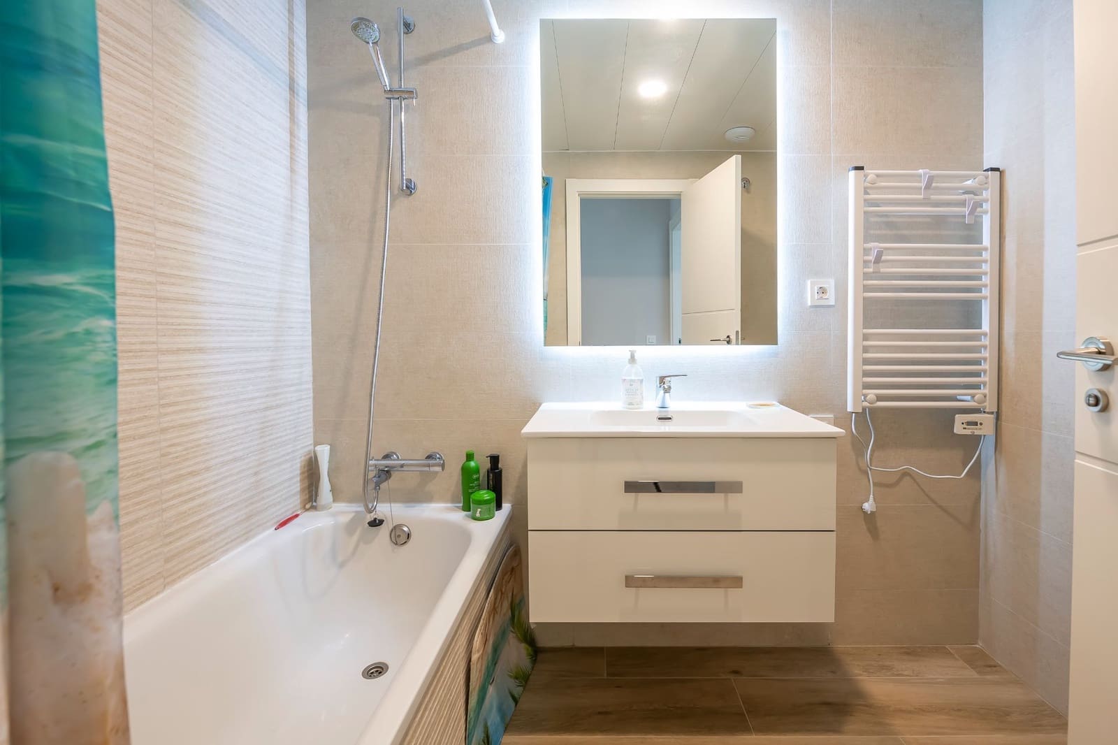 2 bedroom Penthouse for sale in Tres Cantos with pool garage - € 849,000 (Ref: 9480935)