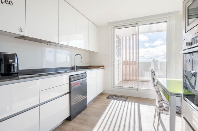 2 bedroom Penthouse for sale in Tres Cantos with pool garage - € 849,000 (Ref: 9480935)