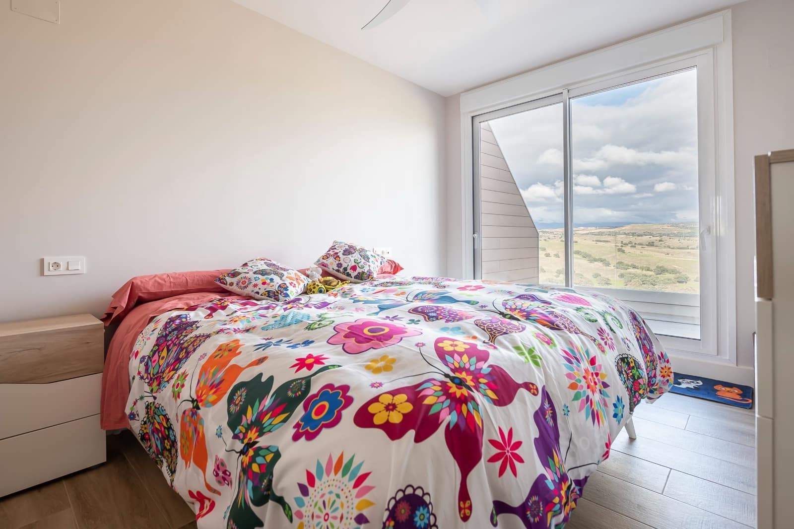 2 bedroom Penthouse for sale in Tres Cantos with pool garage - € 849,000 (Ref: 9480935)