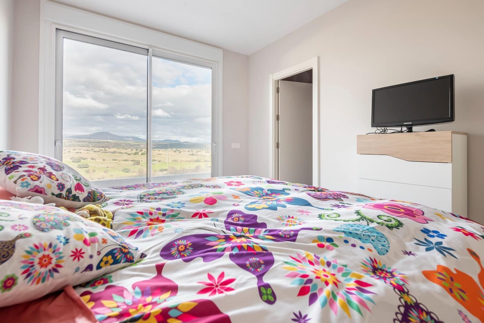 2 bedroom Penthouse for sale in Tres Cantos with pool garage - € 849,000 (Ref: 9480935)