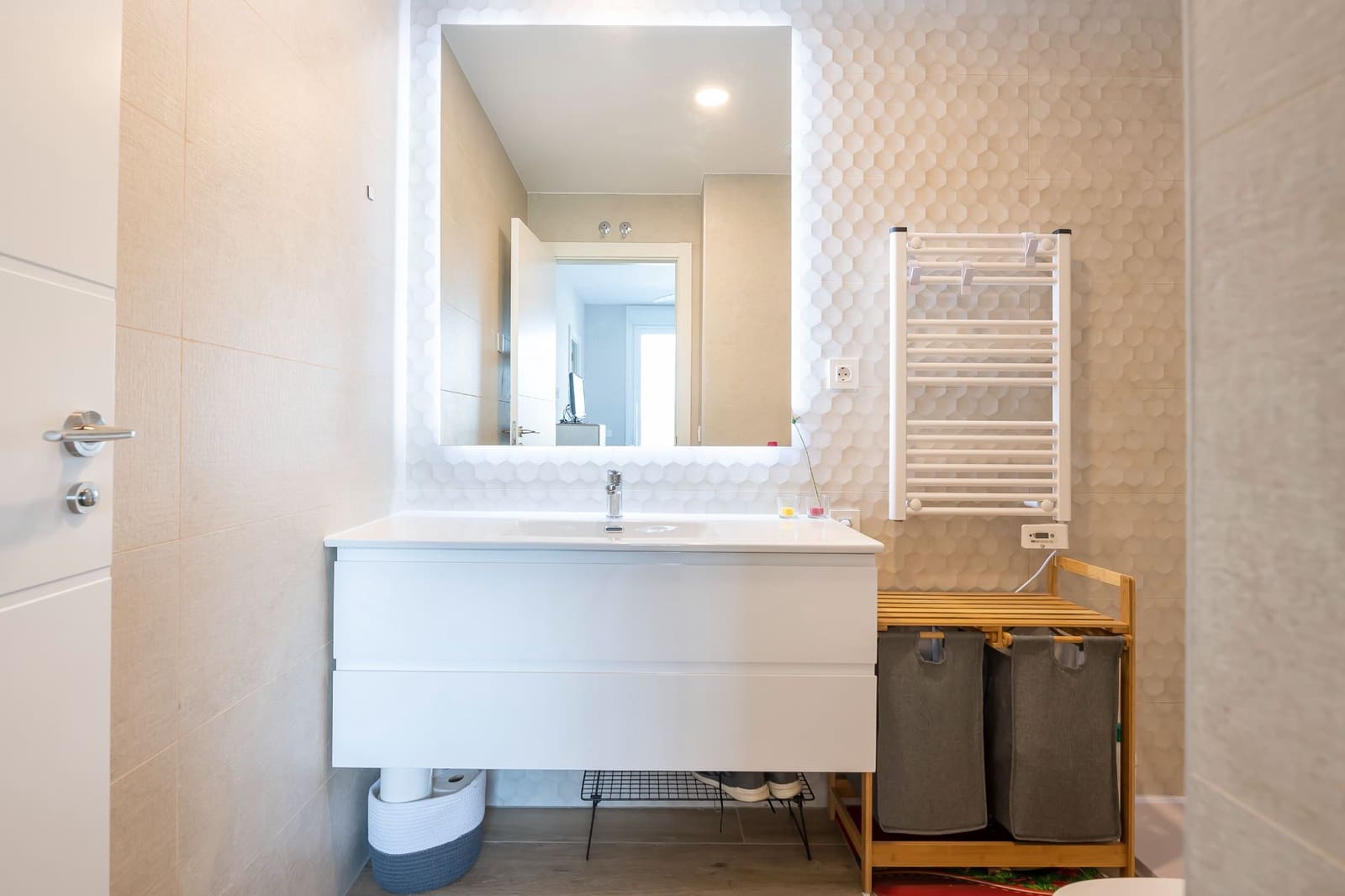 2 bedroom Penthouse for sale in Tres Cantos with pool garage - € 849,000 (Ref: 9480935)